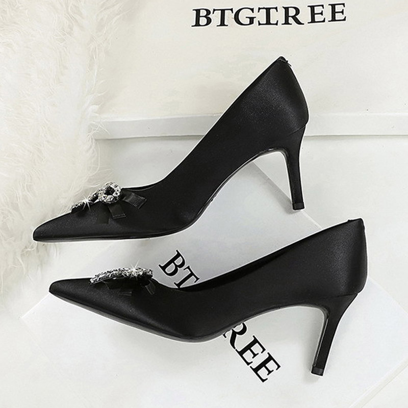 BIGTREE CRYSTAL ダイヤモンド バタフライノッ - Slip Dress Satin のレビューと価格